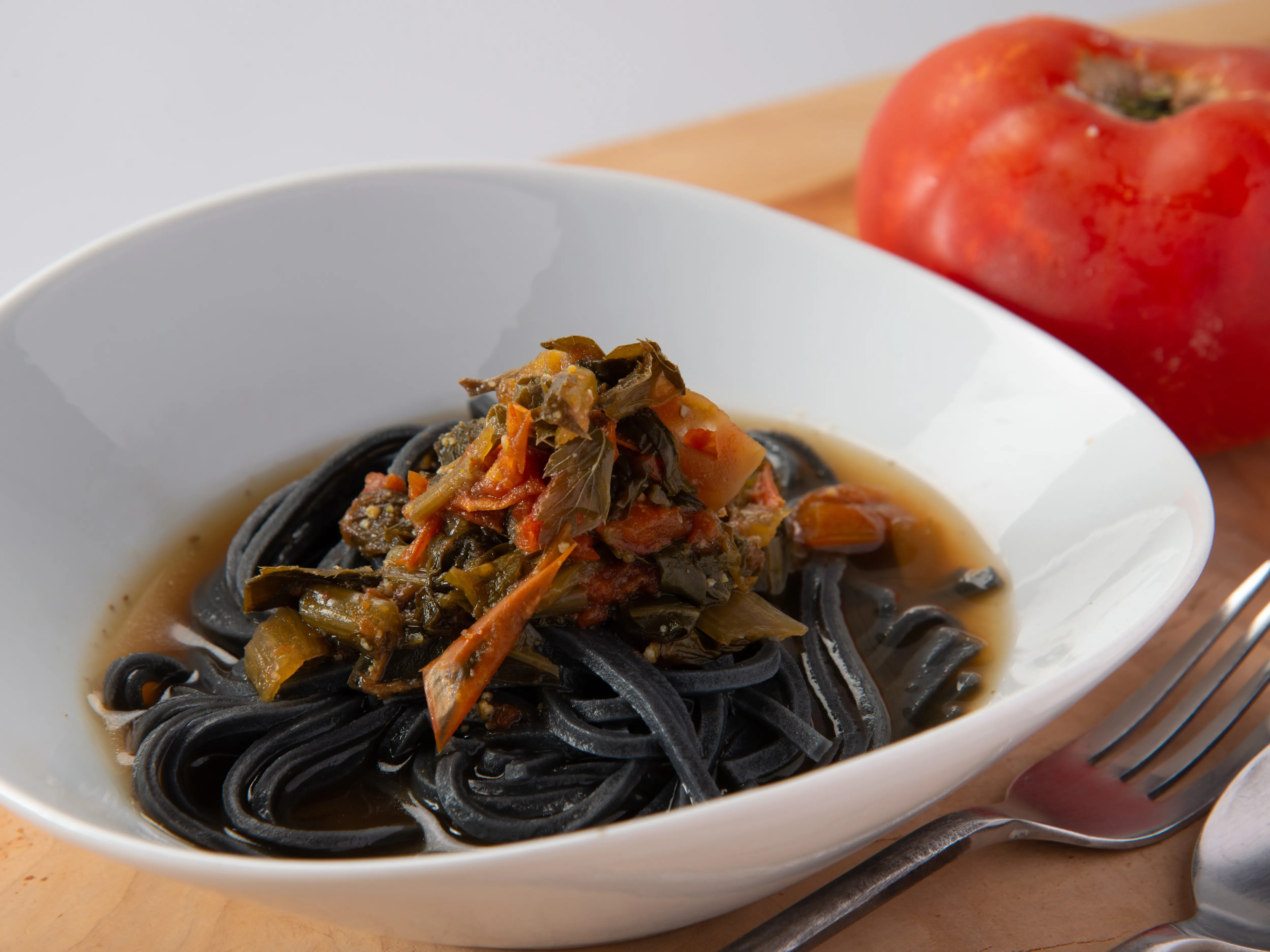 大和高原ハーブ香る 大和当帰とトマトスープ玄米麺 or リゾット