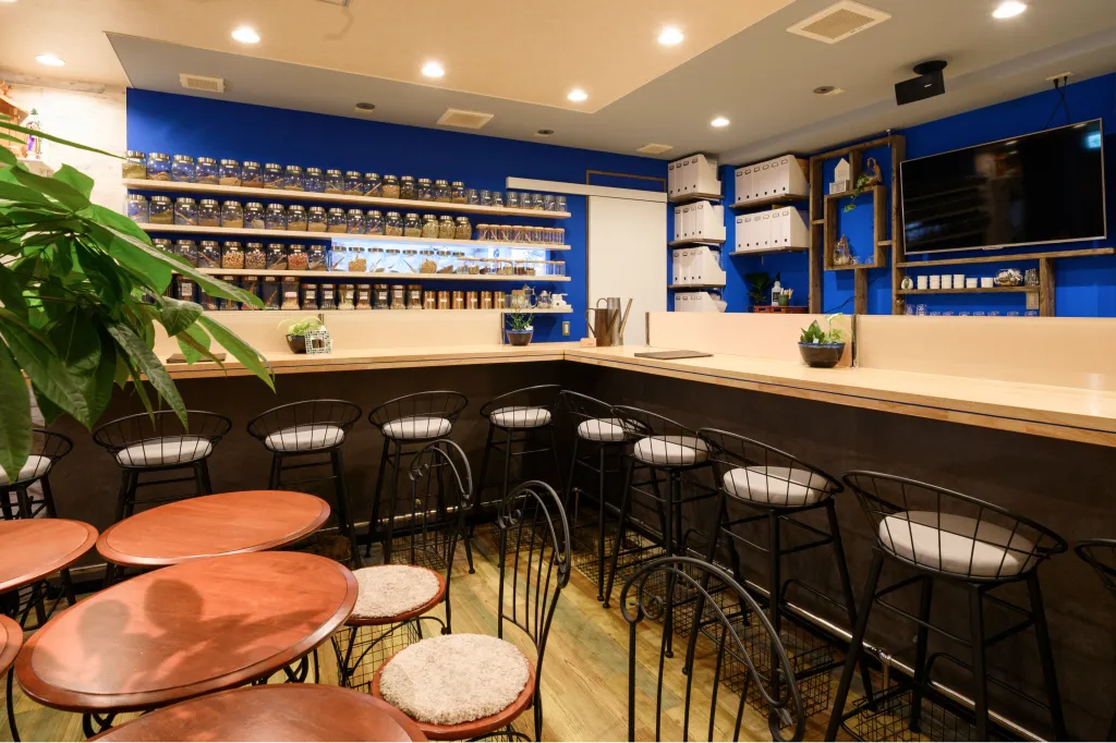 Total Therapy cafe KURURU
