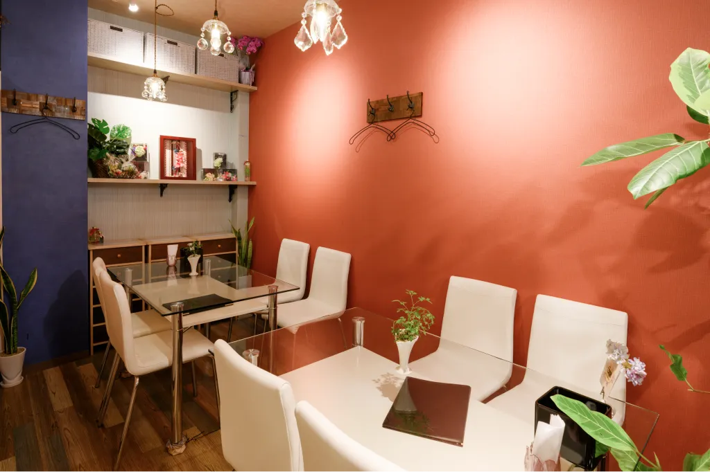 Total Therapy salon KURURU